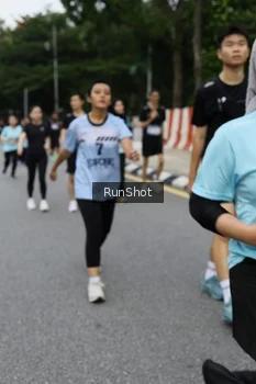 Runner Photo 4306098