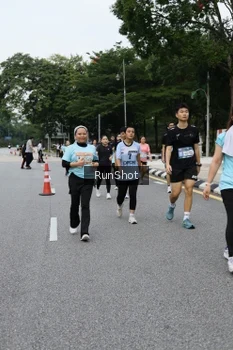 Runner Photo 4306100