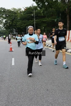 Runner Photo 4306101