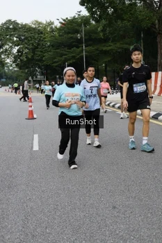 Runner Photo 4306104