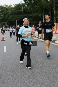 Runner Photo 4306106