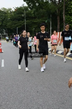 Runner Photo 4306115