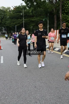 Runner Photo 4306116