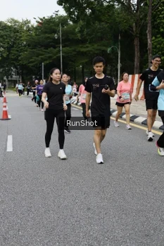 Runner Photo 4306128