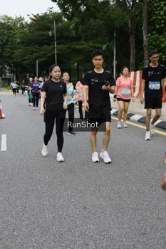 Runner Photo 4306132