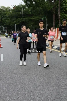 Runner Photo 4306135
