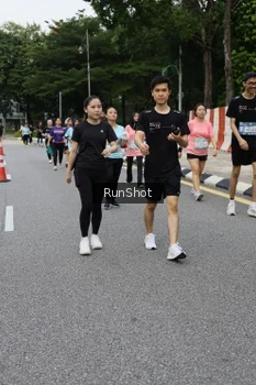 Runner Photo 4306138
