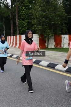 Runner Photo 4306142