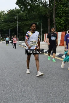 Runner Photo 4306160