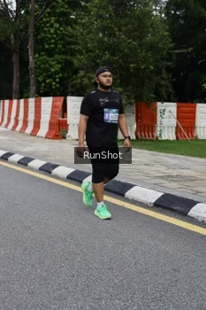 Runner Photo 4306165