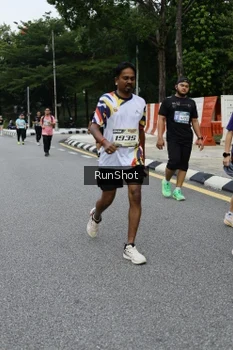 Runner Photo 4306175