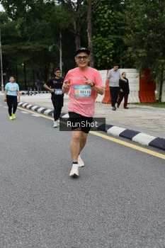 Runner Photo 4306185
