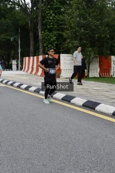 Runner Photo 4306186