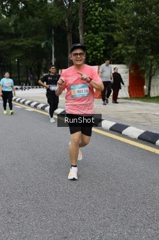 Runner Photo 4306187