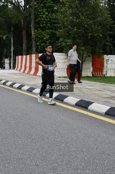 Runner Photo 4306190
