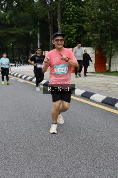 Runner Photo 4306193