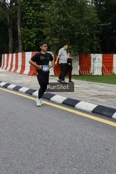 Runner Photo 4306194