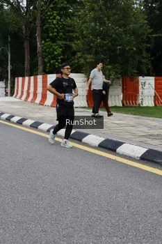 Runner Photo 4306196