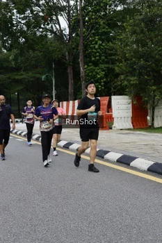Runner Photo 4306214