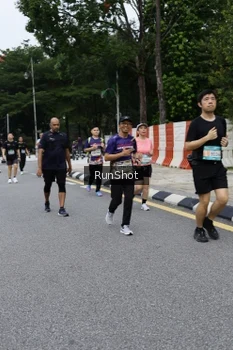 Runner Photo 4306218