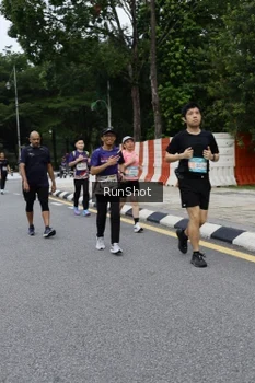 Runner Photo 4306224