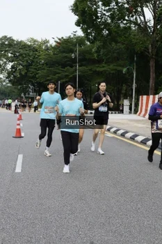 Runner Photo 4306230