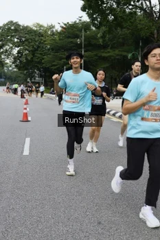 Runner Photo 4306244