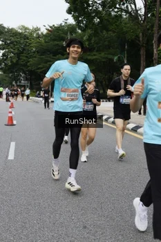 Runner Photo 4306248