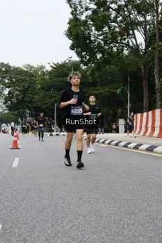 Runner Photo 4306249