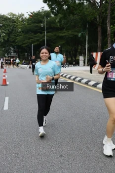 Runner Photo 4306272