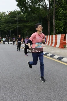 Runner Photo 4306285