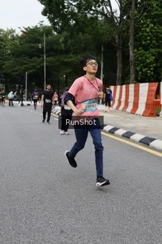 Runner Photo 4306294