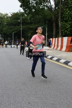 Runner Photo 4306296