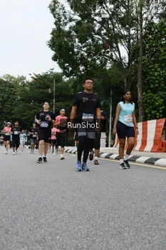 Runner Photo 4306298