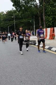 Runner Photo 4306300