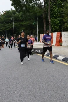 Runner Photo 4306301