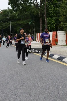 Runner Photo 4306307