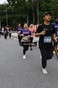 Runner Photo 4306310