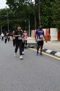 Runner Photo 4306311