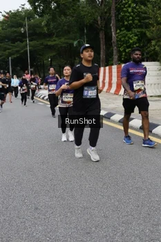 Runner Photo 4306316