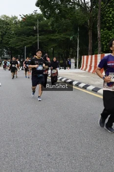 Runner Photo 4306323