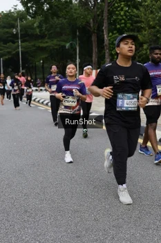 Runner Photo 4306326