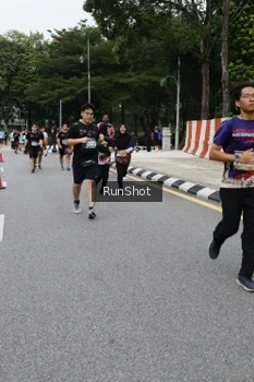 Runner Photo 4306328