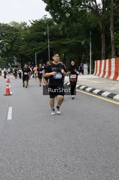Runner Photo 4306330