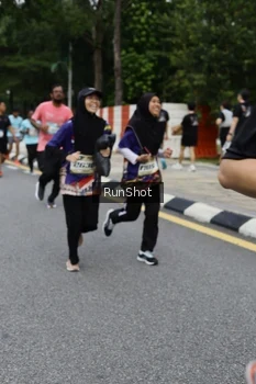 Runner Photo 4306343