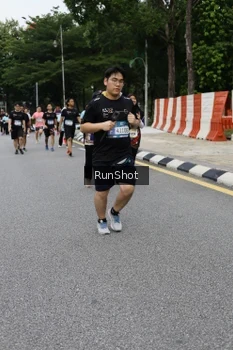 Runner Photo 4306344