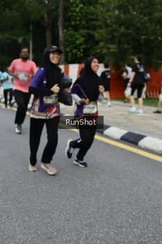 Runner Photo 4306345