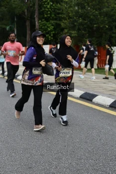 Runner Photo 4306348