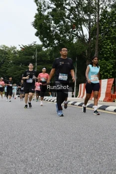 Runner Photo 4306351