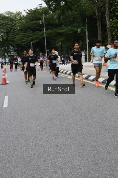 Runner Photo 4306354